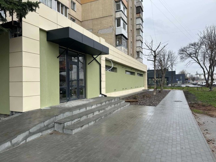 Здам 72м2! Фасад! Трафік!Стоянка!Об'єкт біля нового АТБ в одній лінії! - фото 1