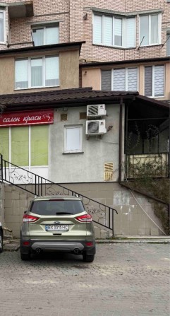 Оренда приміщення, ЦЕНТР, н/б, фасад, недорого. - фото 1