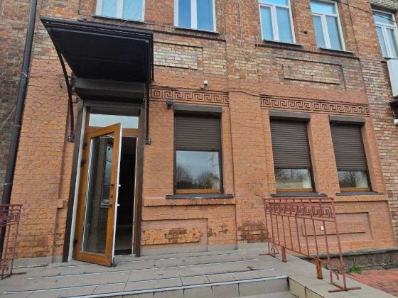 Оренда фасадного комерційного приміщення (Центр міста)