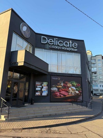 Фасад. Окрема будівля. Парковка. - фото 1