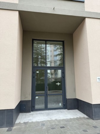 Оренда приміщення ЖК Крона Парк фасад + підвал 144 м. кв. - фото 1