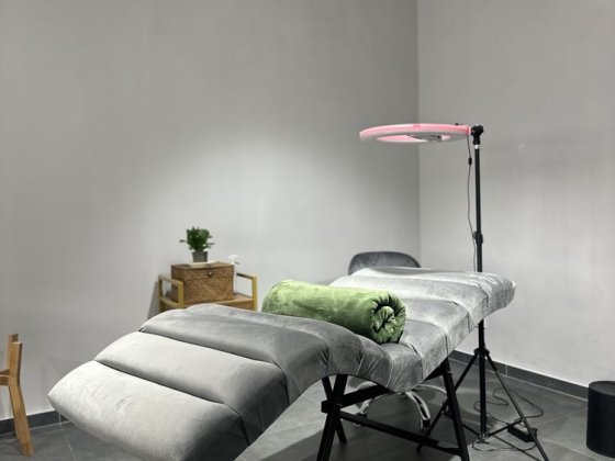 3000 грн за місяць Оренда візажного стола , кушетки для майстрів бʼюті