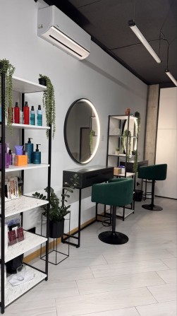 Оренда місця для бровиста, майстра по зачіскам, візажист - фото 1