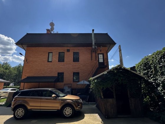 Приміщення з ремонтом по Варшавській трасі. Топ локація! ТЕРМІНОВО!