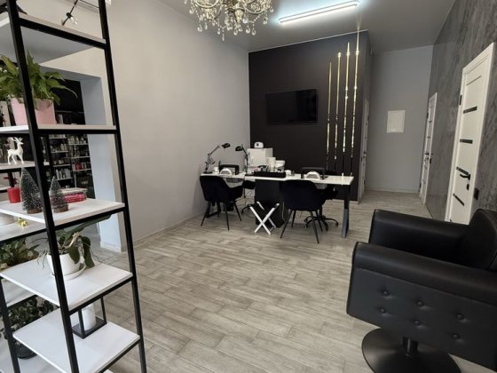 Оренда для майстрів манікюрк Буча