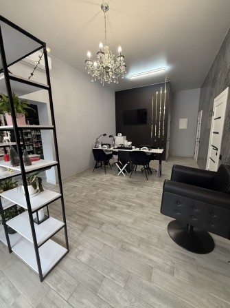 Оренда для майстрів манікюрк - фото 1