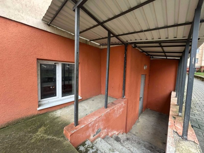 Оренда комерційного приміщення 79 м², Виставка, вул. Озерна - фото 1