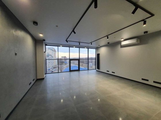 Оренда офісу 185 м2 в бізнес-центрі в Івано-Франківську! Івано-Франківськ