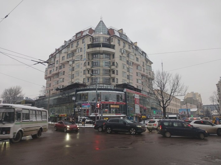 Оренда приміщення в самому центрі міста, 130м2 - фото 1