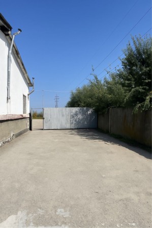 Оренда склад 120 м.кв. і велика територія (8 соток землі) з ним - фото 1