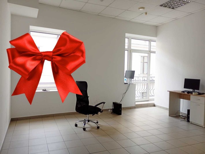 Центр! Окремий кабінетний офіс з ремонтом біля Ратуші, 300 кв/м - фото 1