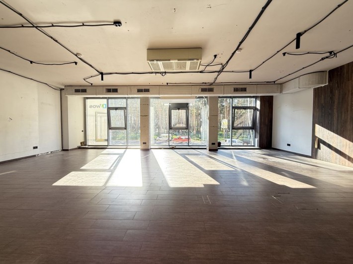 Оренда фасадного приміщення 156.4кв.м з ремонтом. Вул Університетська - фото 1