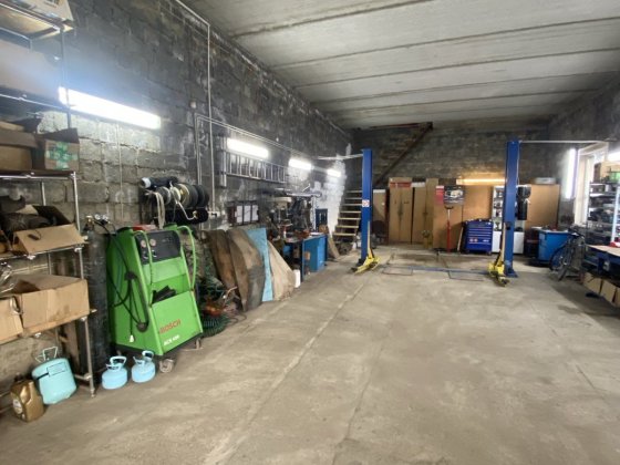 Бокс з підйомником 100 м² під ремонт авто / майстерню Івано-Франківськ