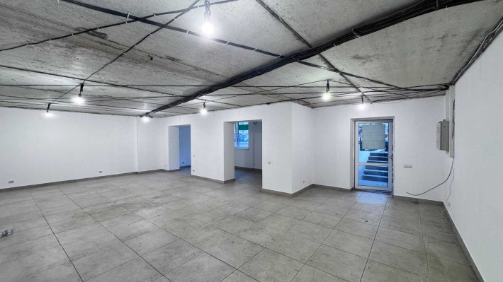 Оренда комерційного приміщення 115 м2 з ремонтом/два зали/санвузол - фото 1