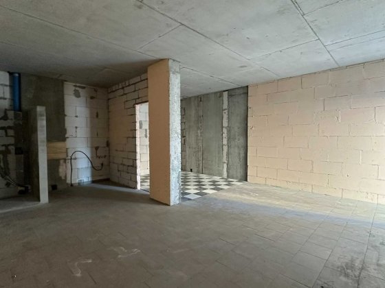 Оренда фасадного комерційного приміщення 66.2 м²