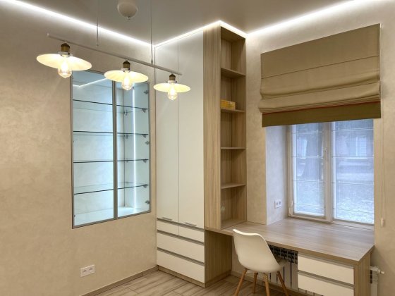 Здам квартиру під салон /офіс у центрі міста вул. Комерційна(Янова) Кривий Ріг