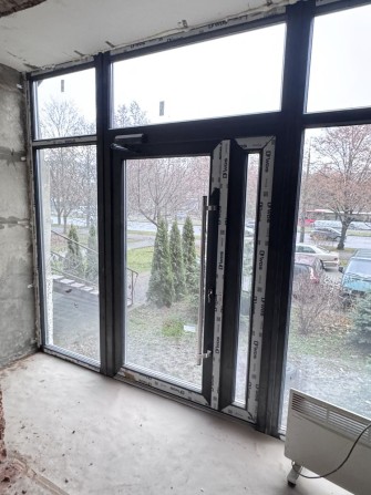 Оренда фасадного комерційного приміщення по вул.Соборності - фото 1