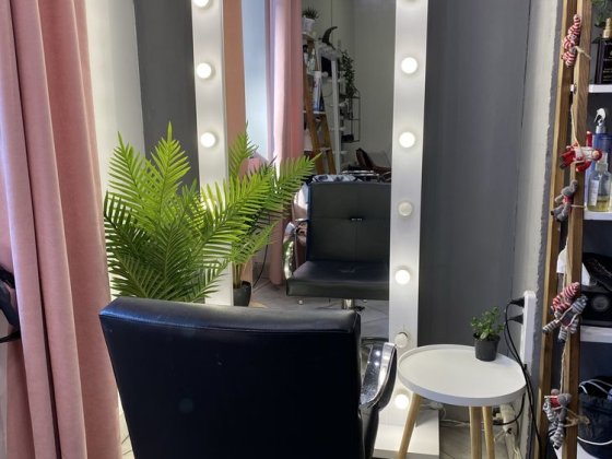 Здам в оренду робоче місце. Оренда робочого місця перукаря. Луцьк