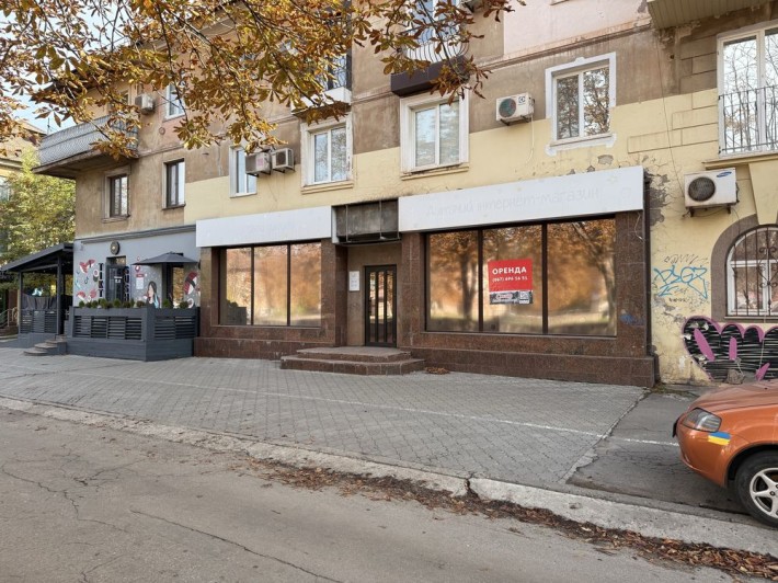Здам в оренду магазин 130 кв м по вул.Джохара Дудаєва ( Єсеніна) - фото 1