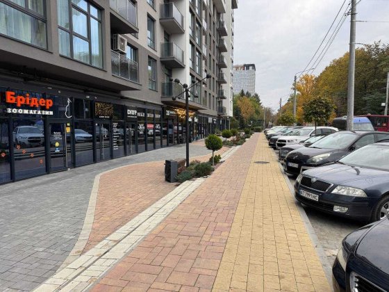 Оренда приміщення. Локація – Мазепи, 160А, озеро, парк Івано-Франківськ