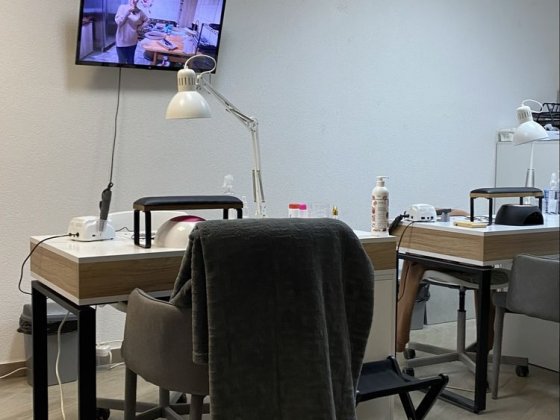 Робоче місце майстра манікюру, майстра бровіста Ирпень