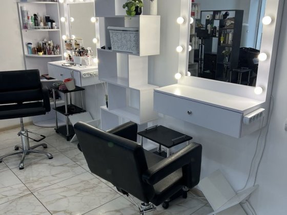 Оренда для майстра перукаря, колориста, бровиста, майстра з макіяжу