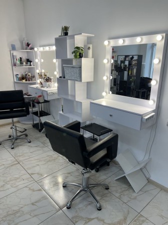 Оренда для майстра перукаря, колориста, бровиста, майстра з макіяжу - фото 1