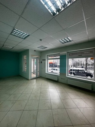 Оренда фасадного приміщення 73 м2 по вул. Коновальця - фото 1