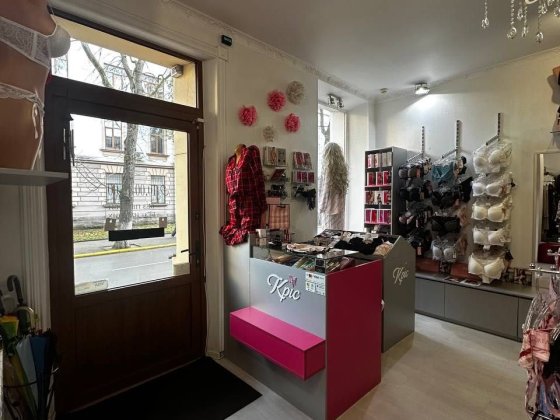 Оренда фасадного приміщення 74 м2 в центрі міста Івано-Франківськ