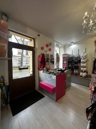 Оренда фасадного приміщення 74 м2 в центрі міста - фото 1