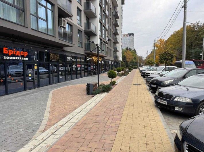 Оренда приміщення в мега-прохідному місці - озеро, парк, Мазепи,160А - фото 1