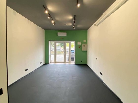 Оренда фасадного офісу 26 м2 р-н Пасічна Івано-Франківськ