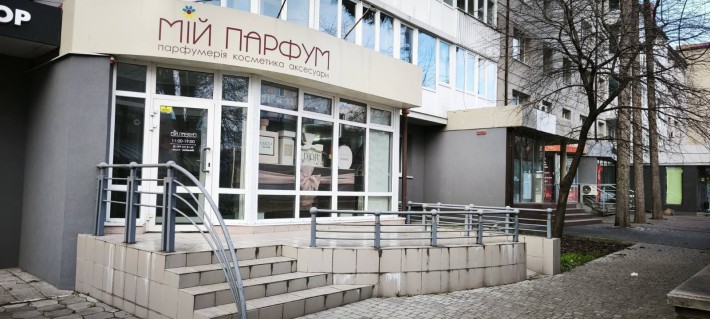 Оренда комерційного приміщення в центрі міста - фото 1