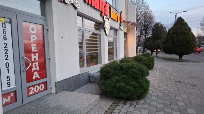 Цоколь 197кв.м перехрестя Коновальця-Петлюри - фото 1