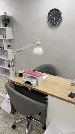 Робоче місце майстра манікюру - фото 1