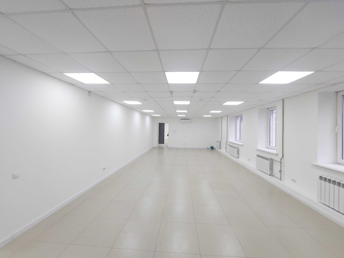 Оренда 200м2 .Топ локація.Площа Визволення. Вільне призначення. Ремонт - фото 1