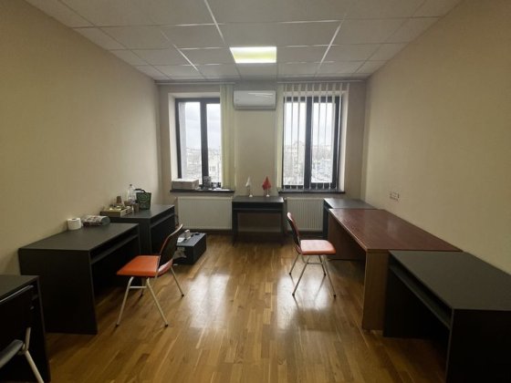 Здається в оренду офісне приміщення по вул. Коновальця Івано-Франківськ