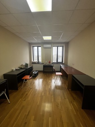 Здається в оренду офісне приміщення по вул. Коновальця - фото 1