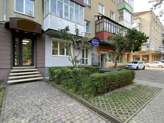 Оренда фасадного комерційного приміщення Івано-Франківськ