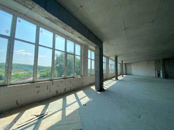 Оренда фасадного приміщення 485 м² у ЖК «Синергія Сіті»
