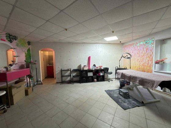 Оренда комерційного приміщення 53 м² в густонаселеному районі