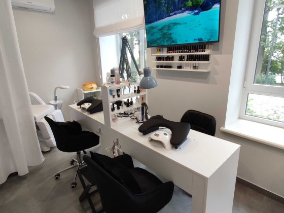 Оренда робочого місця майстра манікюру Ирпень