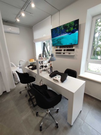 Оренда робочого місця майстра манікюру - фото 1