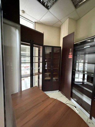 Оренда ком. приміщення 6.6м2 вул Незалежності центр міста - фото 1