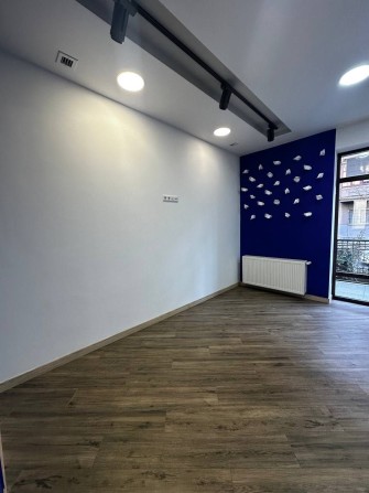 Оренда фасадного офісу в центрі міста 150 м2 - фото 1