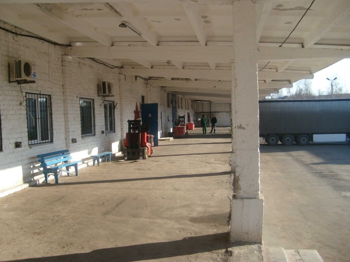 Аренда склада  310 кв.м. с рампой. Собственник! - фото 1