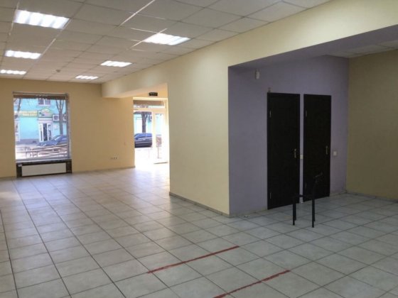 Здам в оренду 75 кв по червоній лінії Кривой Рог