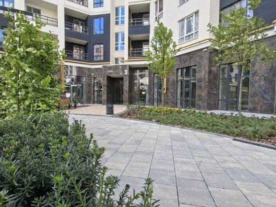 Оренда фасадної комерції під будь-який вид діяльності в Синергії Сіті!