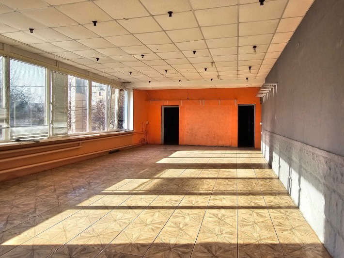 Сдаётся нежилое помещение общей площадью 171 м² на Солнечном - фото 1