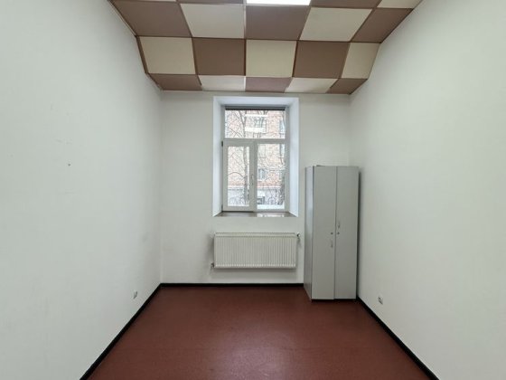 ЦЕНТР 14м2 Здам Офіс з ВОДОЮ за ХОРОШОЮ ЦІною Ровно